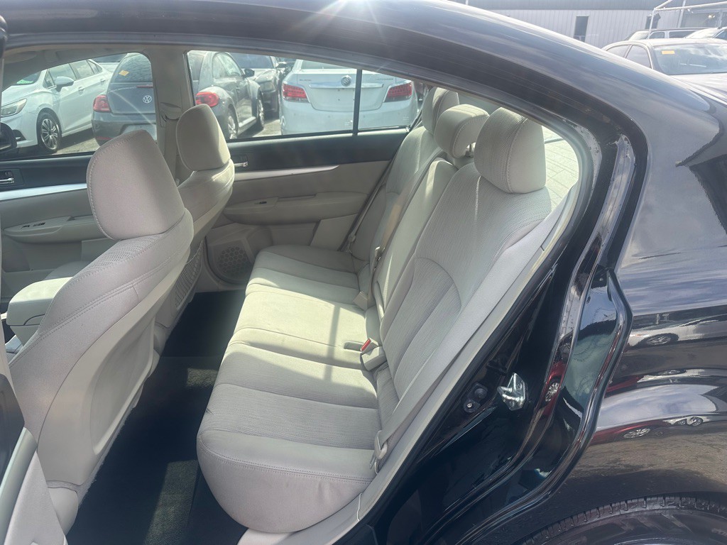 2013 Subaru Legacy Image 15