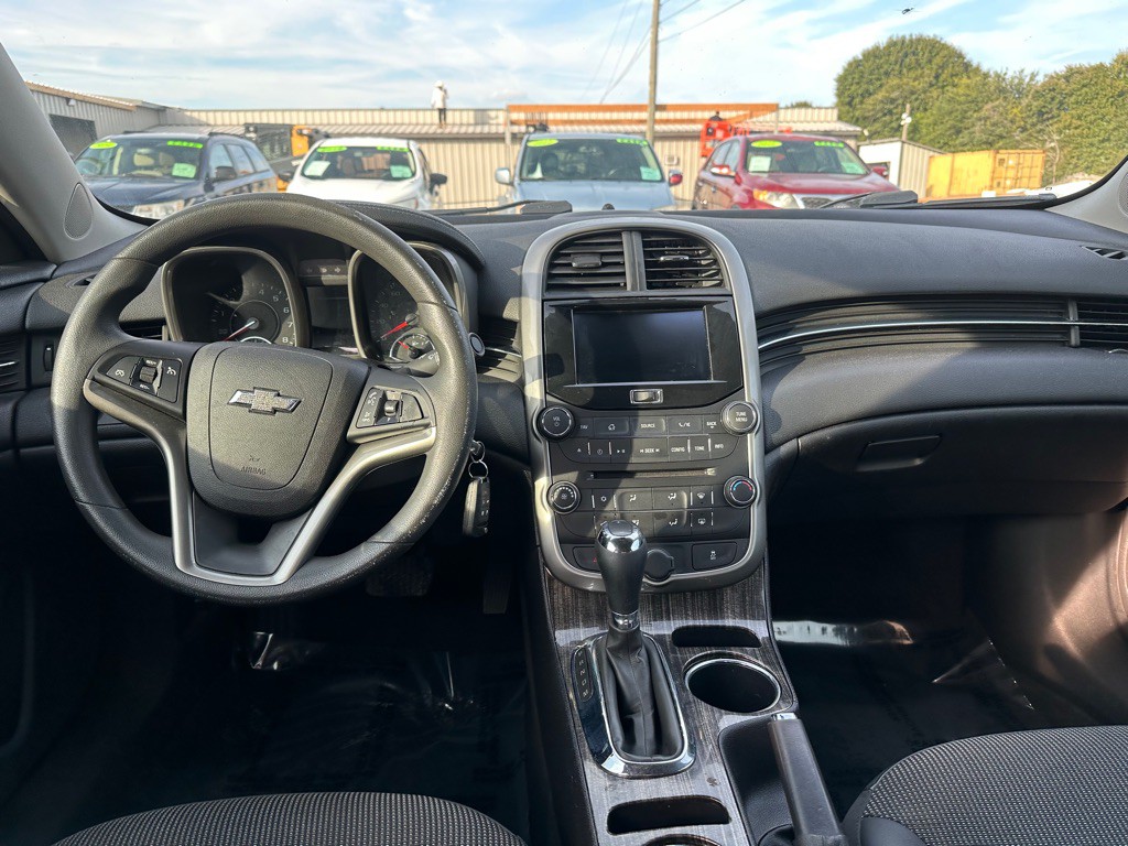 2016 Chevrolet Malibu Image 9