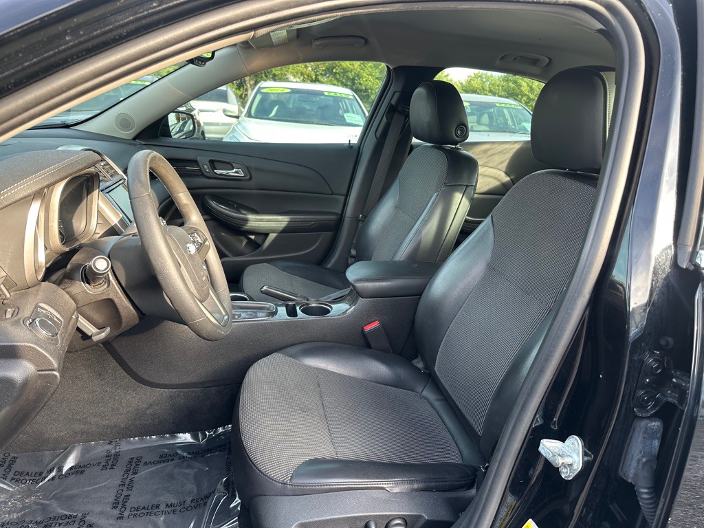 2016 Chevrolet Malibu Image 10