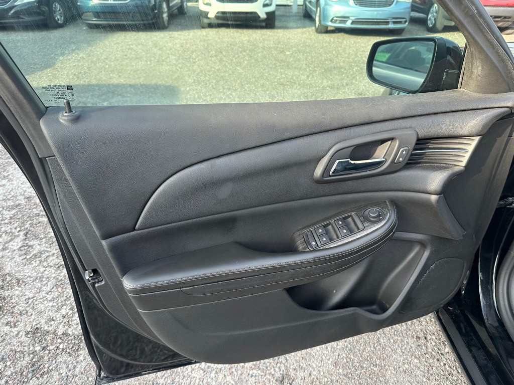 2016 Chevrolet Malibu Image 11