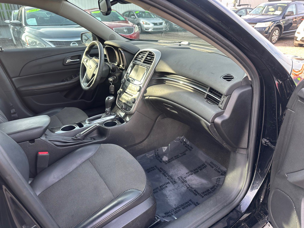 2016 Chevrolet Malibu Image 12