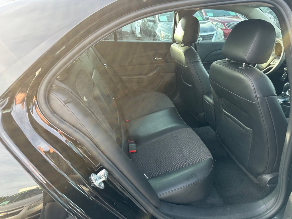 2016 Chevrolet Malibu Image 14