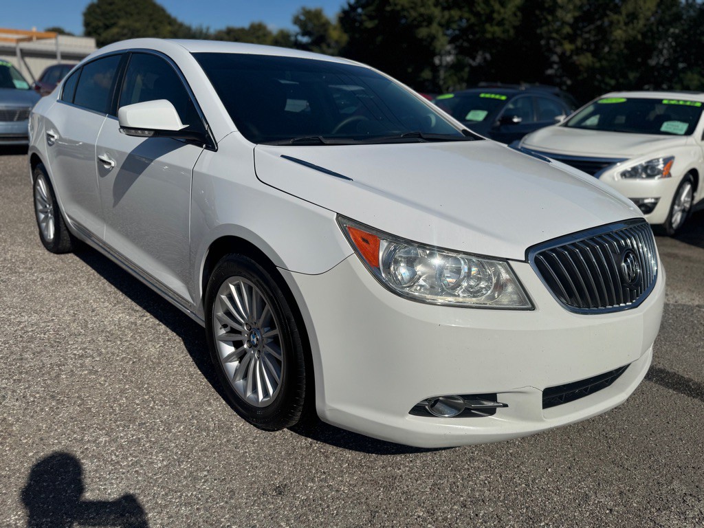 2013 Buick Lacrosse Image 1