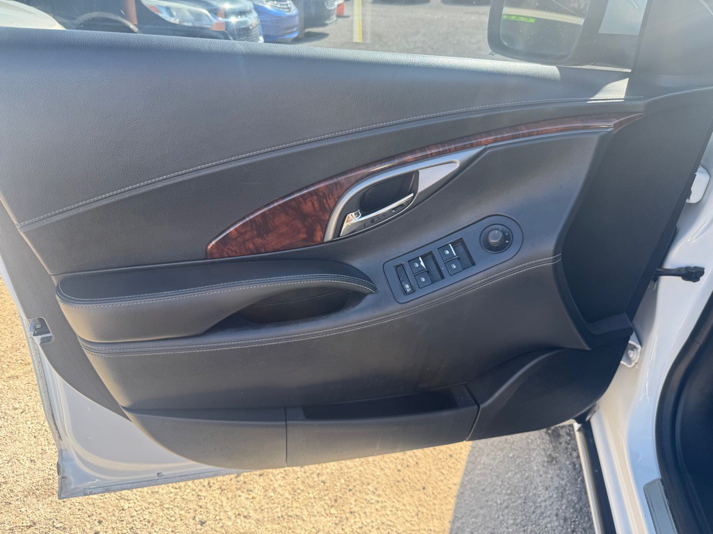 2013 Buick Lacrosse Image 12