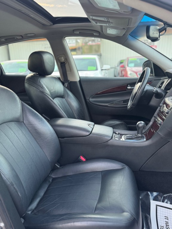 2011 INFINITI EX35 Image 9