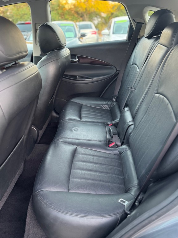 2011 INFINITI EX35 Image 11