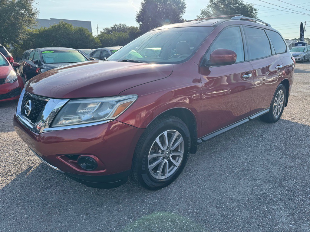2014 Nissan Pathfinder Image 2
