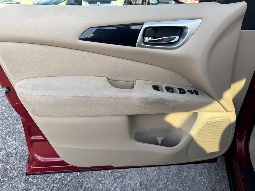2014 Nissan Pathfinder Image 15
