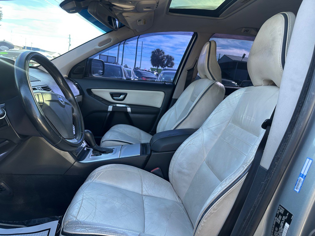 2013 Volvo XC90 Image 10