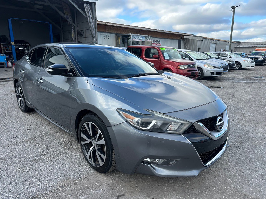 2016 Nissan Maxima Image 1