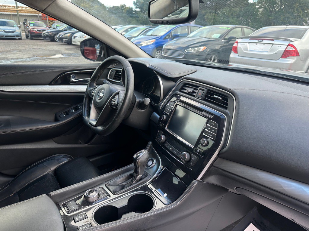 2016 Nissan Maxima Image 8