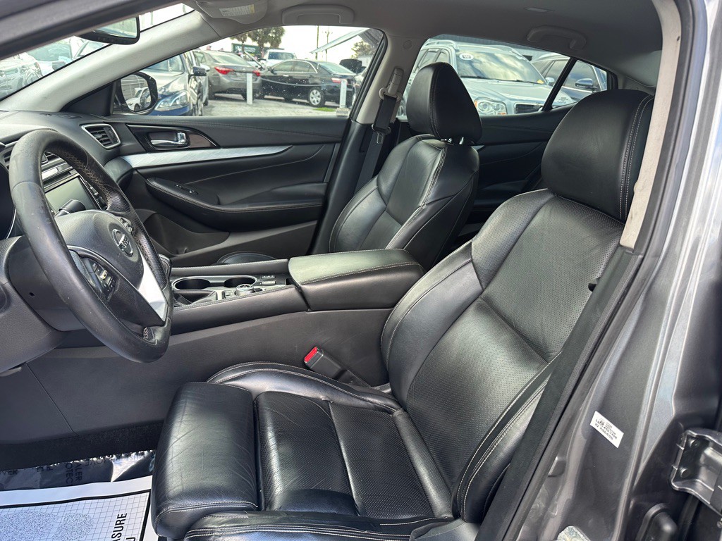 2016 Nissan Maxima Image 10