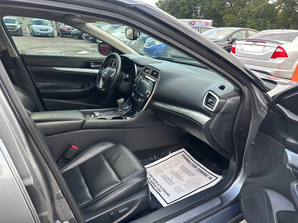 2016 Nissan Maxima Image 12