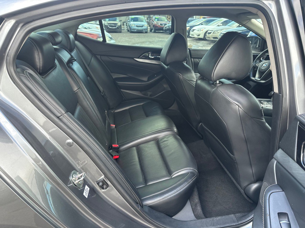 2016 Nissan Maxima Image 14