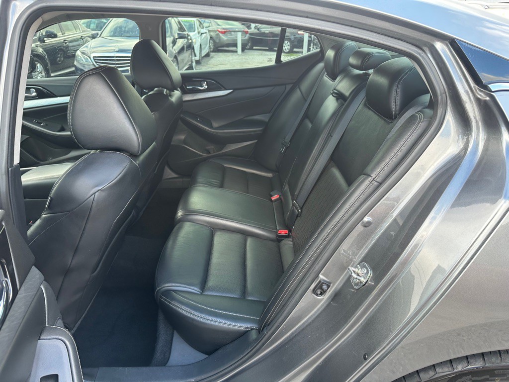 2016 Nissan Maxima Image 15