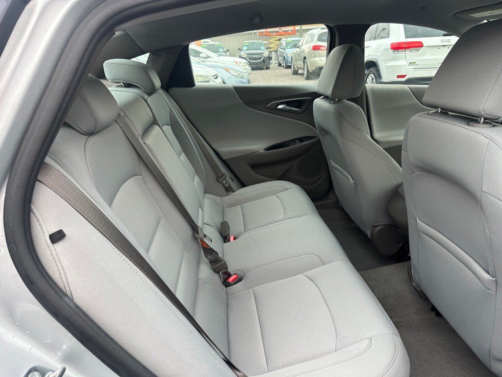 2016 Chevrolet Malibu Image 14