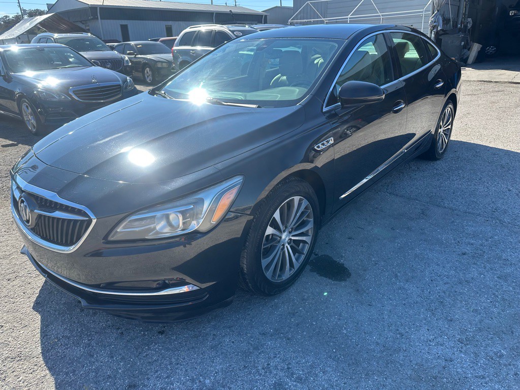 2017 Buick Lacrosse Image 3
