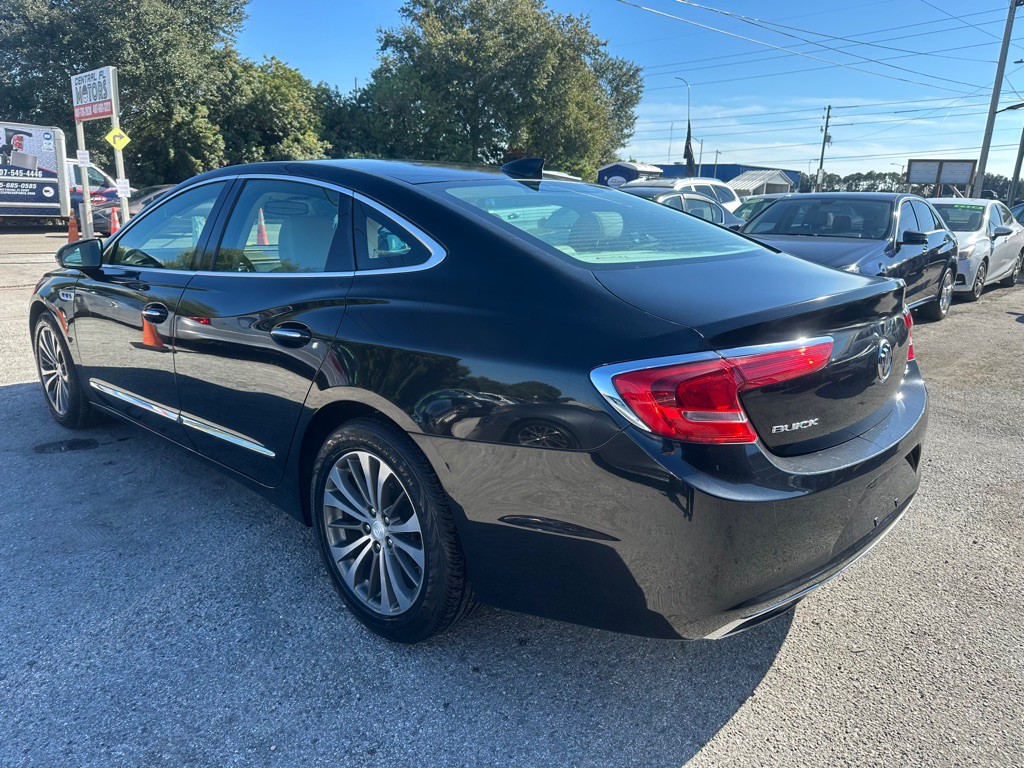 2017 Buick Lacrosse Image 4