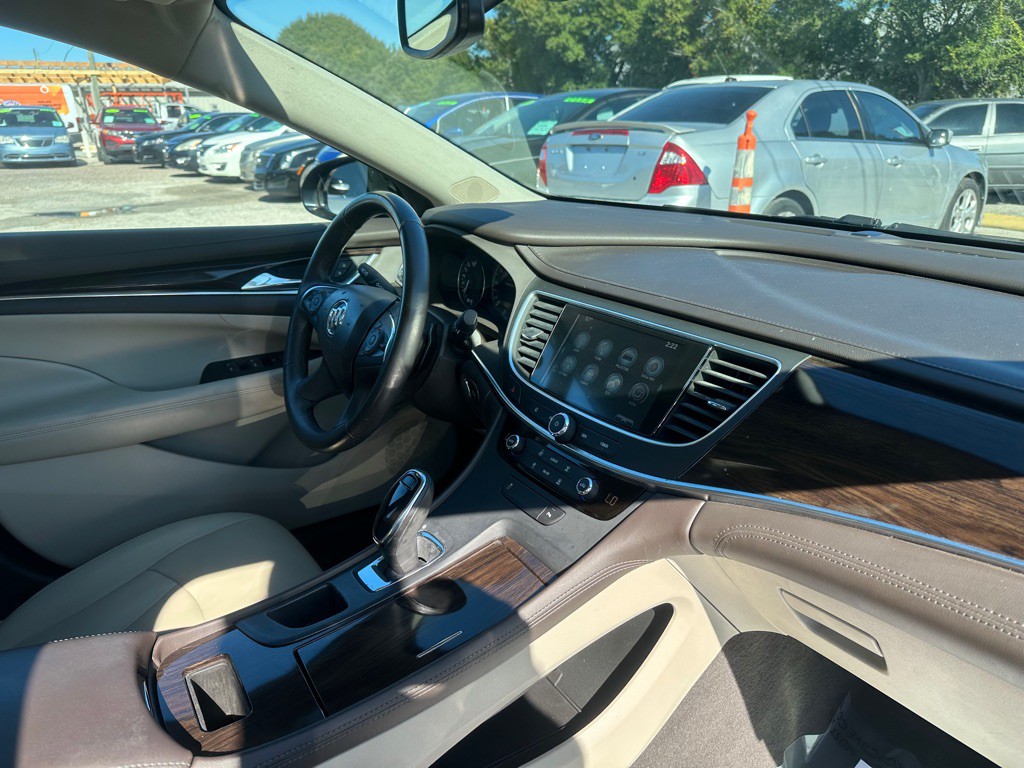 2017 Buick Lacrosse Image 8