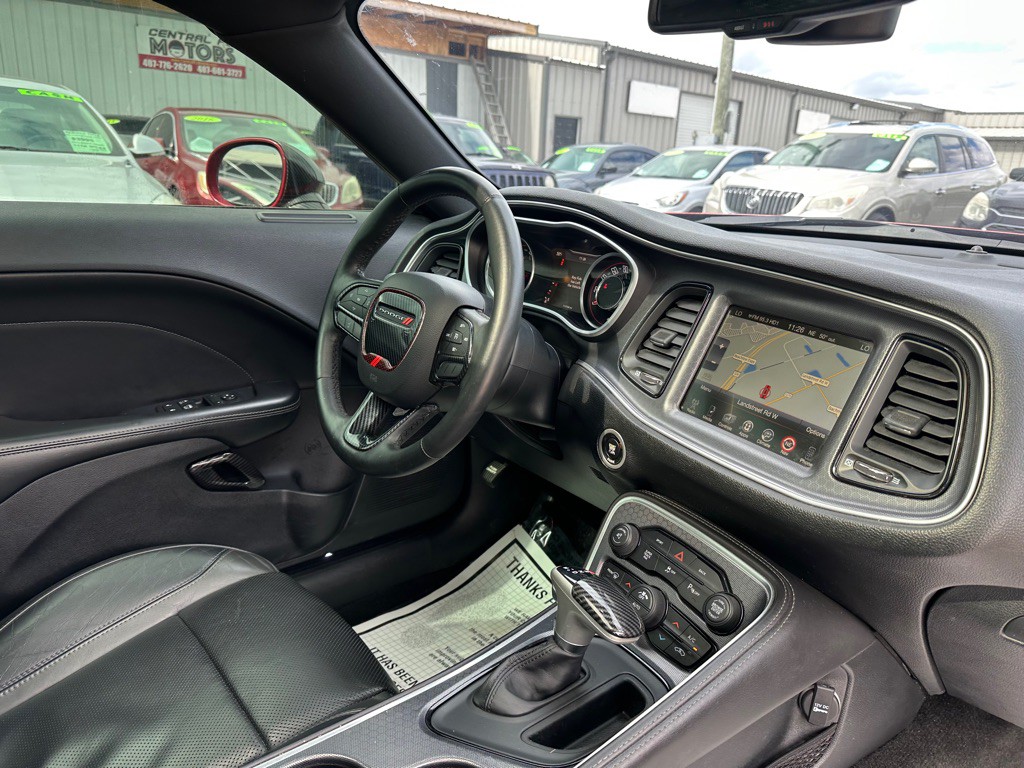 2015 Dodge Challenger Image 8