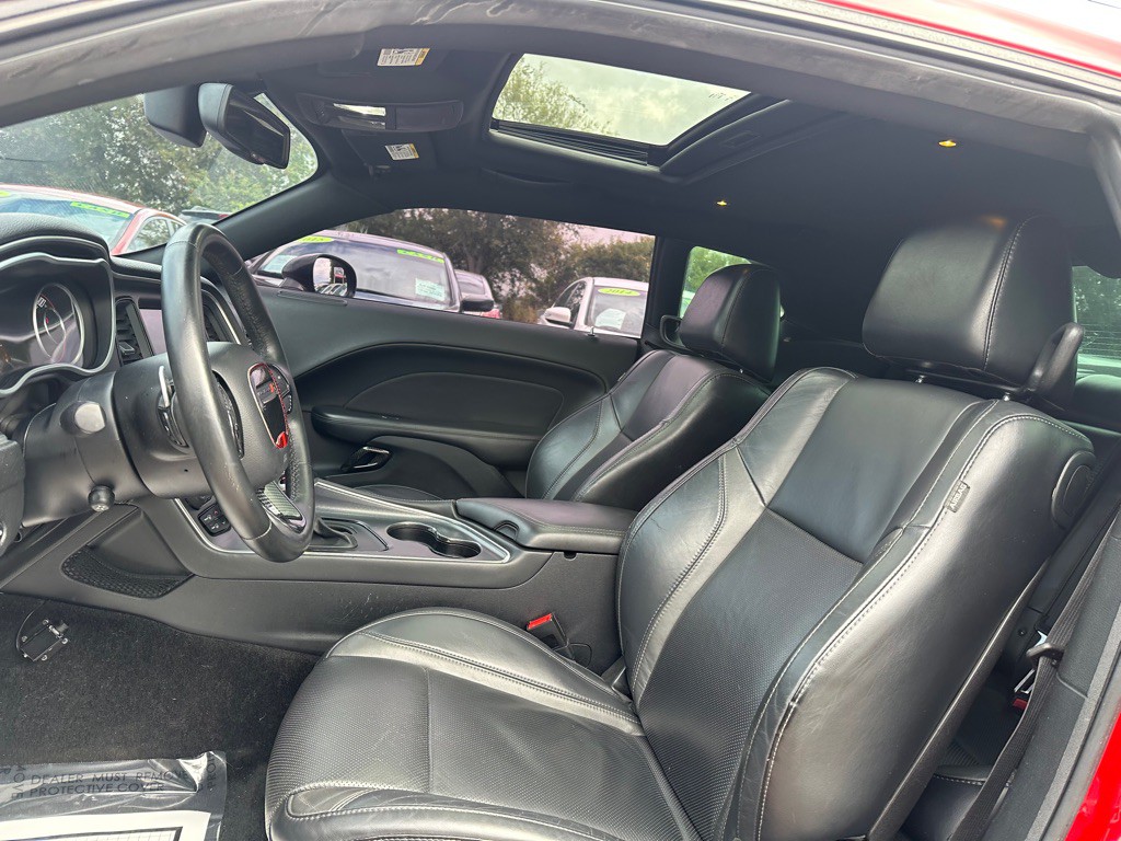 2015 Dodge Challenger Image 10