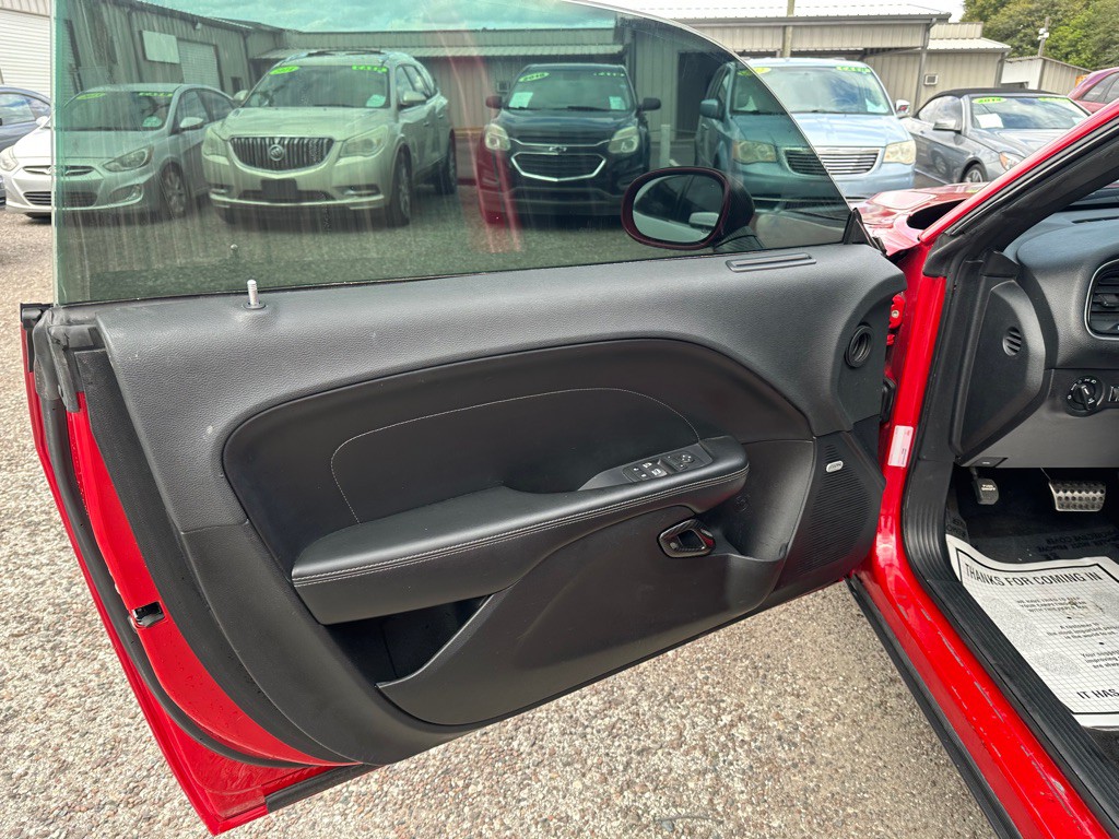 2015 Dodge Challenger Image 11