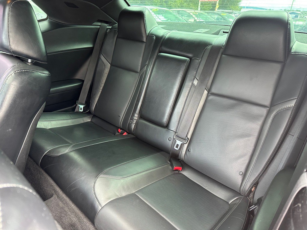 2015 Dodge Challenger Image 15