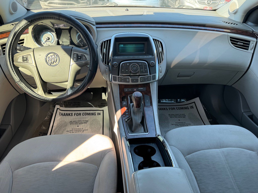 2010 Buick Lacrosse Image 10