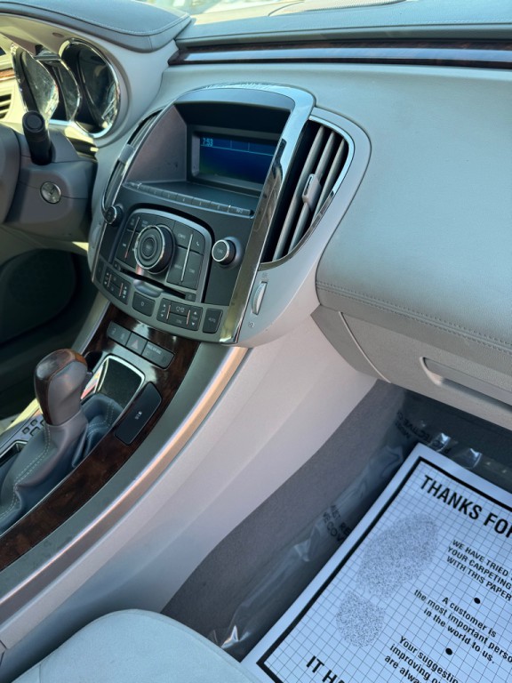2010 Buick Lacrosse Image 13