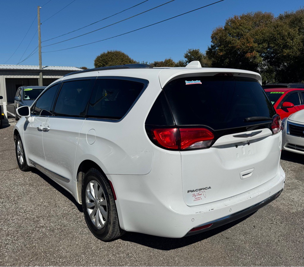 2019 Chrysler Pacifica Image 6