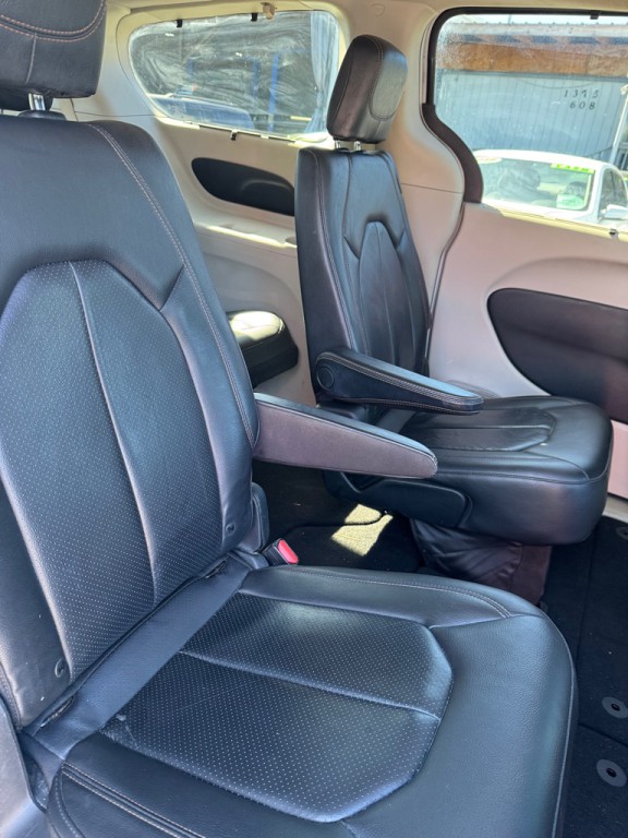 2019 Chrysler Pacifica Image 9