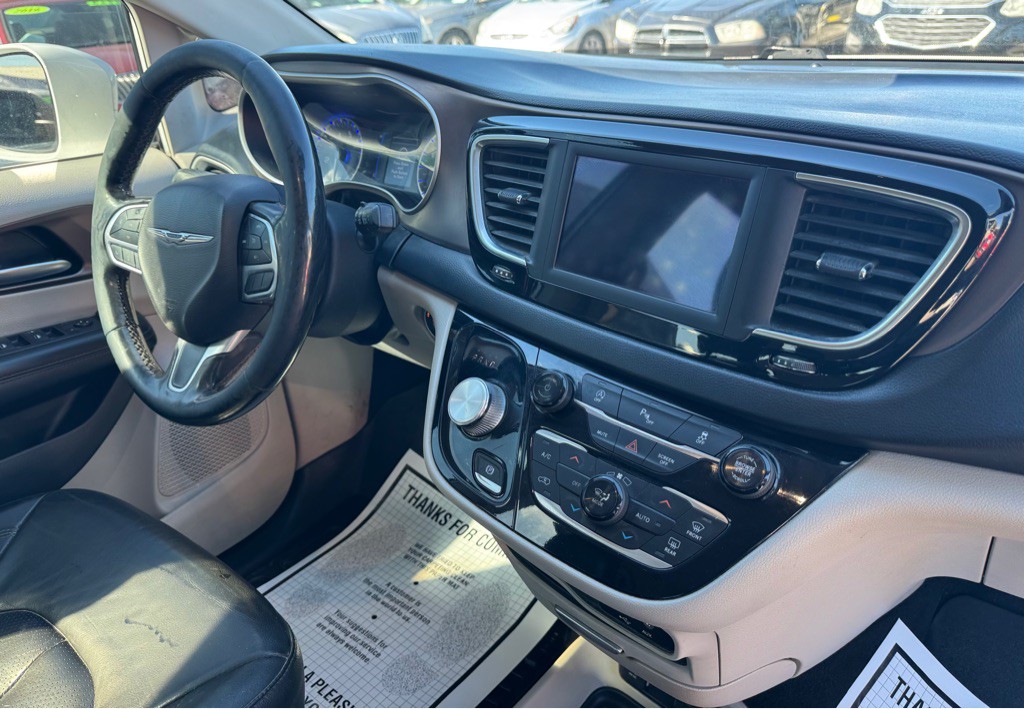 2019 Chrysler Pacifica Image 14