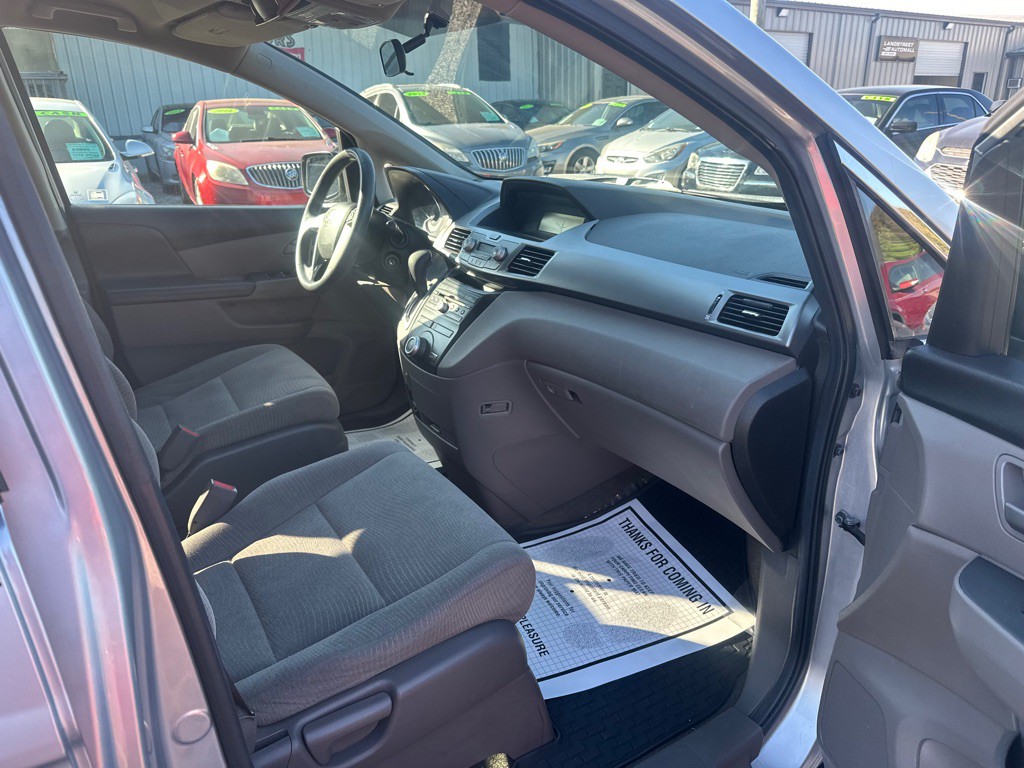 2012 Honda Odyssey Image 8