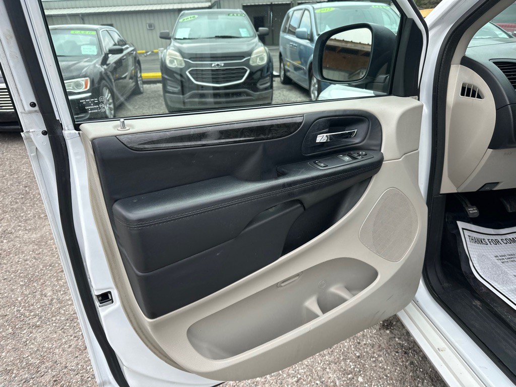 2016 Dodge Grand Caravan Image 11