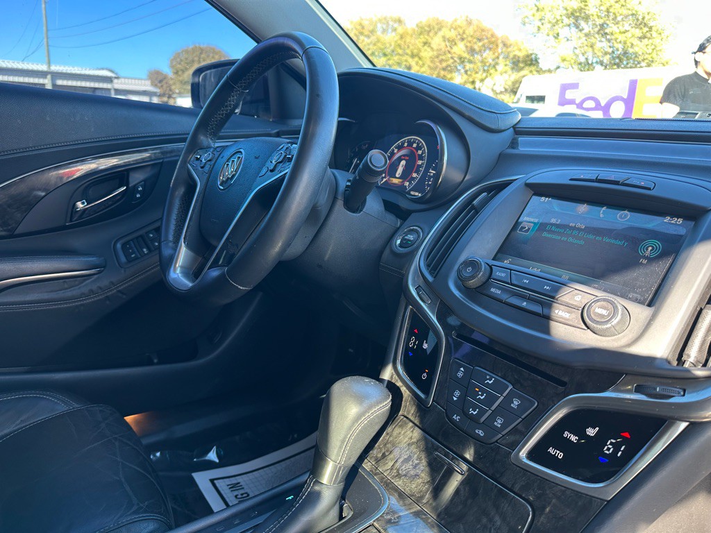 2014 Buick Lacrosse Image 8