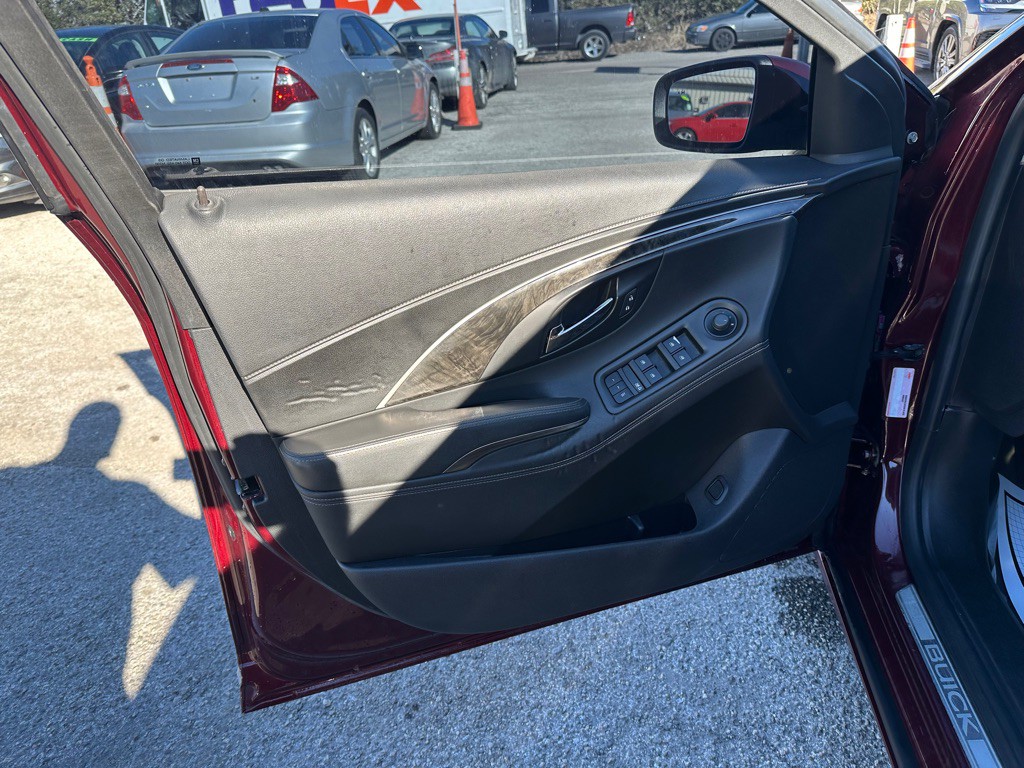 2014 Buick Lacrosse Image 11