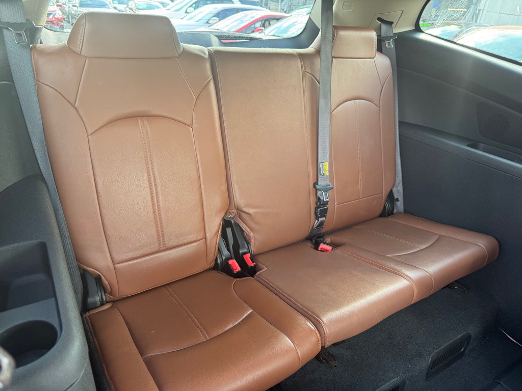 2015 Chevrolet Traverse Image 12