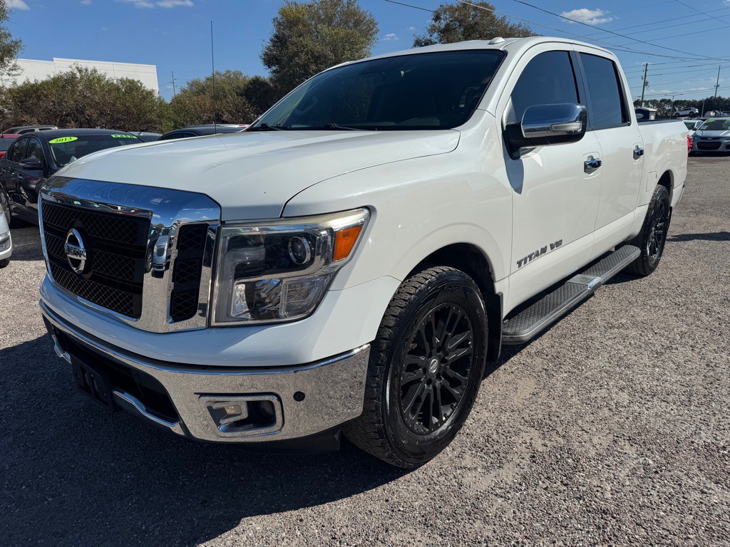 2018 Nissan Titan Image 1