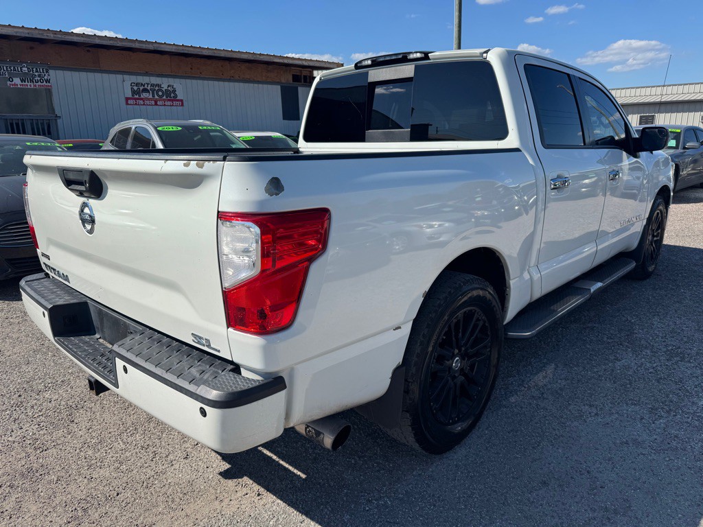 2018 Nissan Titan Image 5