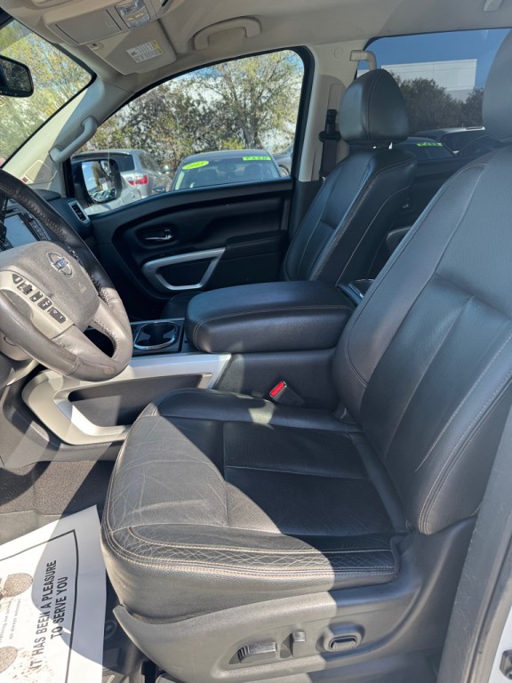 2018 Nissan Titan Image 7