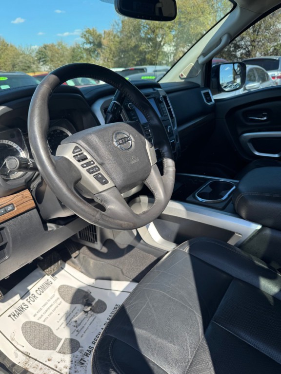 2018 Nissan Titan Image 8