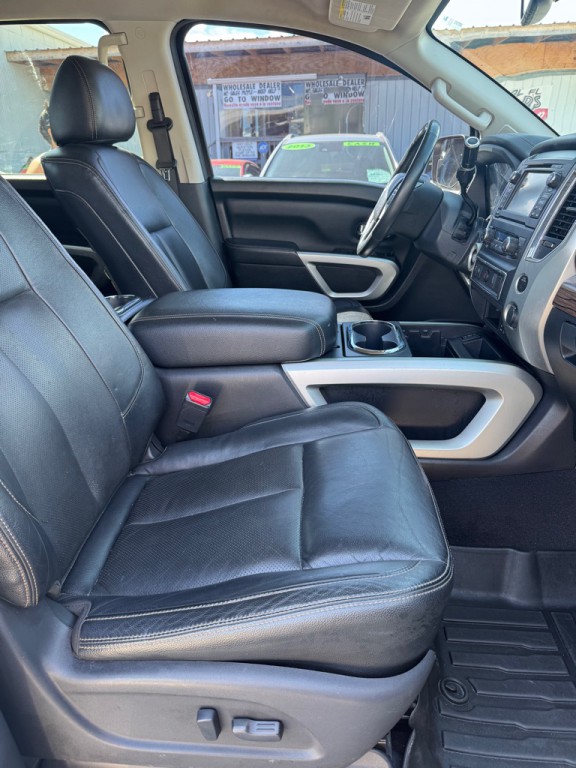2018 Nissan Titan Image 9