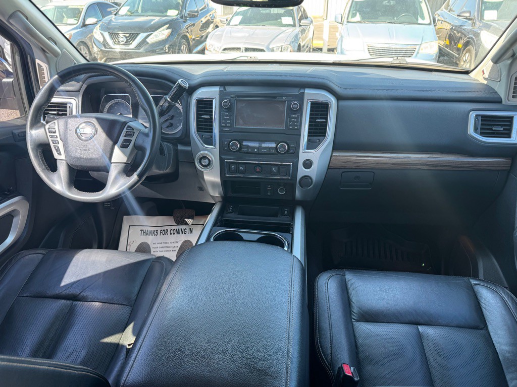2018 Nissan Titan Image 11