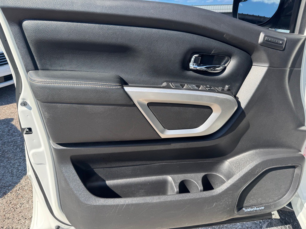 2018 Nissan Titan Image 13