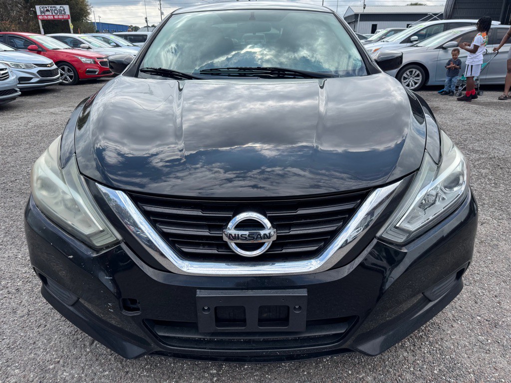 2017 Nissan Altima Image 2