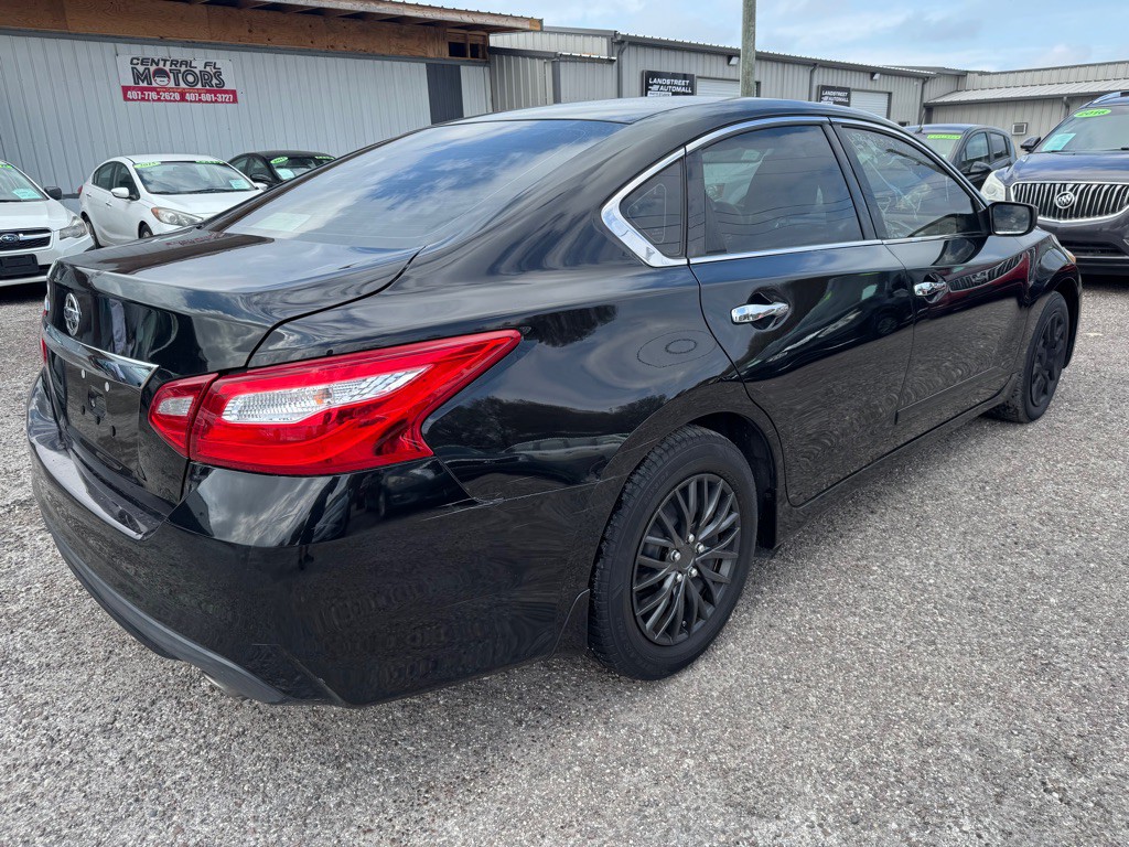 2017 Nissan Altima Image 5