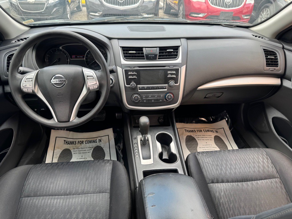 2017 Nissan Altima Image 10