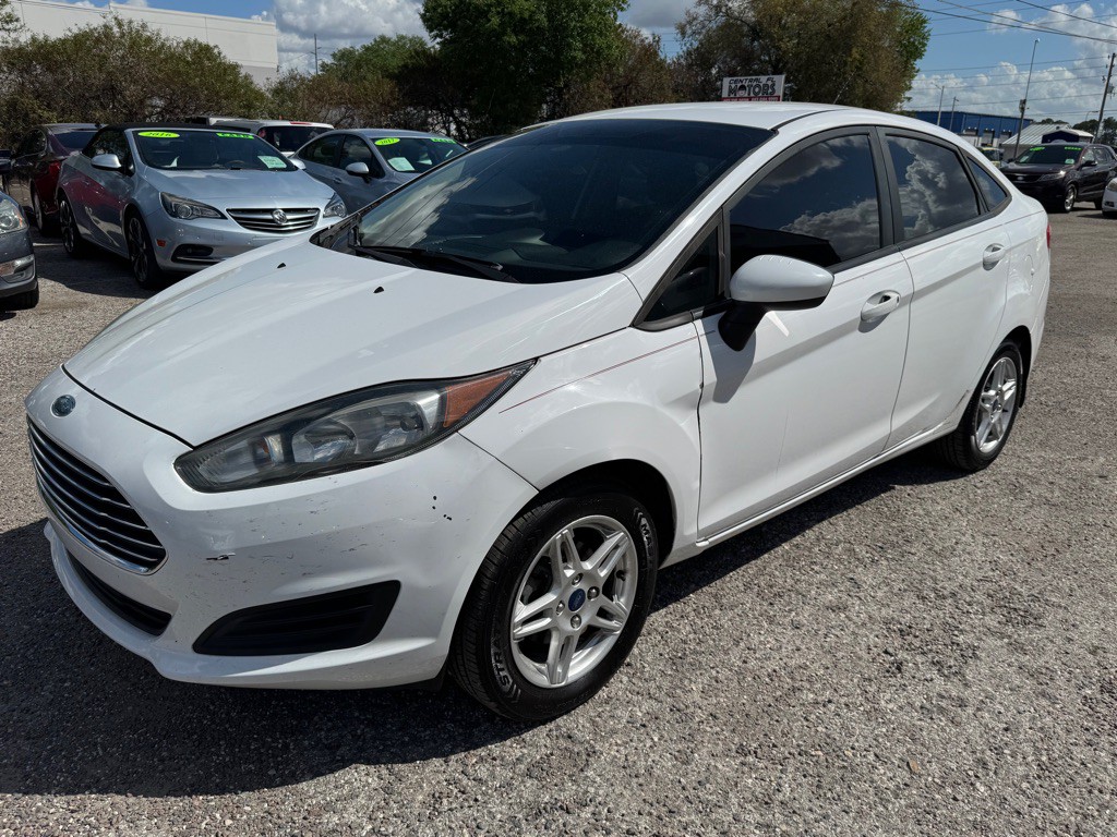 2017 Ford Fiesta Image 1