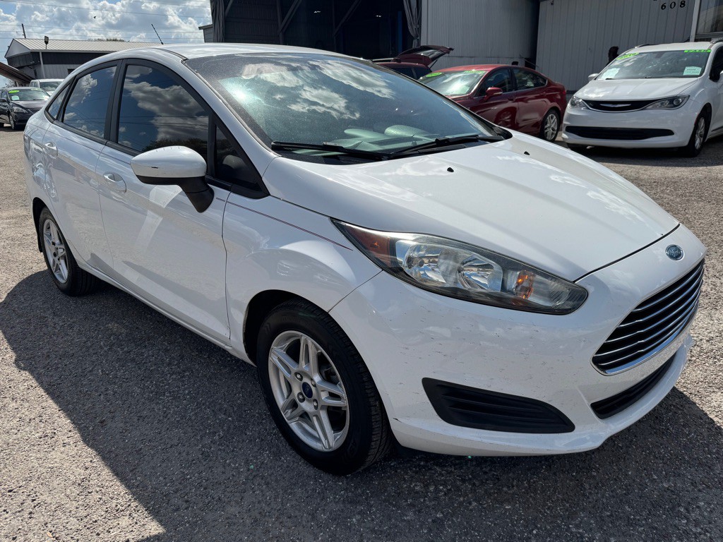 2017 Ford Fiesta Image 2