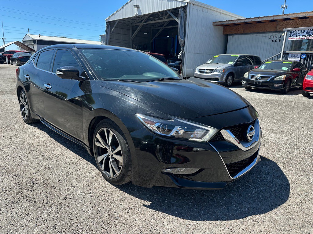 2017 Nissan Maxima Image 1